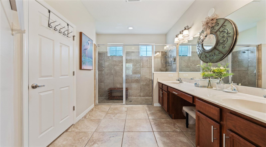 DAVENPORT, Florida 33837, 5 Bedrooms Bedrooms, ,4 BathroomsBathrooms,Residential,For Sale,YELLOW SNAPDRAGON,0,MFRS5129385