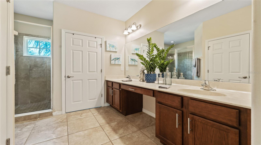 DAVENPORT, Florida 33837, 5 Bedrooms Bedrooms, ,4 BathroomsBathrooms,Residential,For Sale,YELLOW SNAPDRAGON,0,MFRS5129385