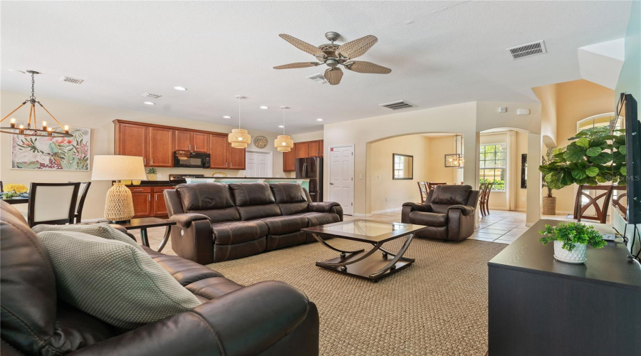 DAVENPORT, Florida 33837, 5 Bedrooms Bedrooms, ,4 BathroomsBathrooms,Residential,For Sale,YELLOW SNAPDRAGON,0,MFRS5129385