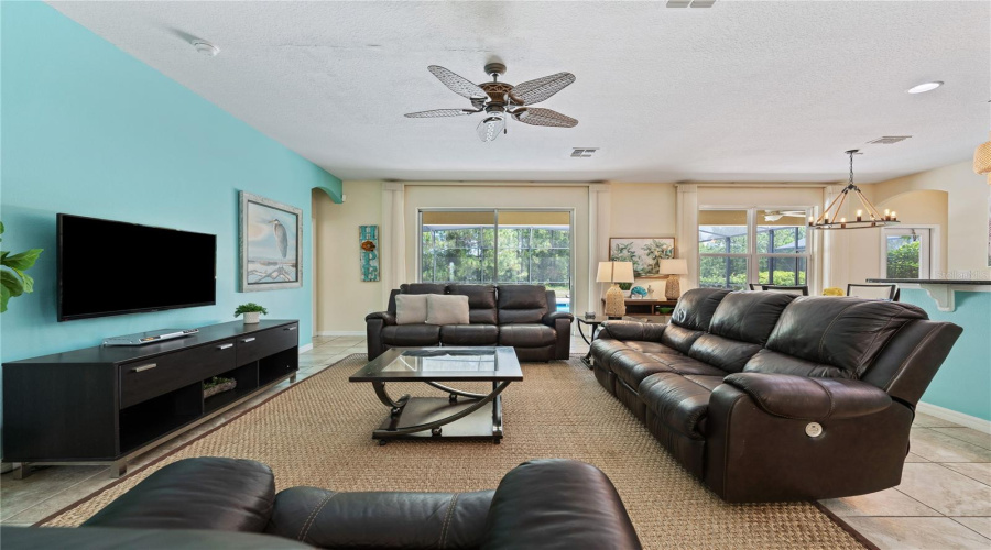 DAVENPORT, Florida 33837, 5 Bedrooms Bedrooms, ,4 BathroomsBathrooms,Residential,For Sale,YELLOW SNAPDRAGON,0,MFRS5129385