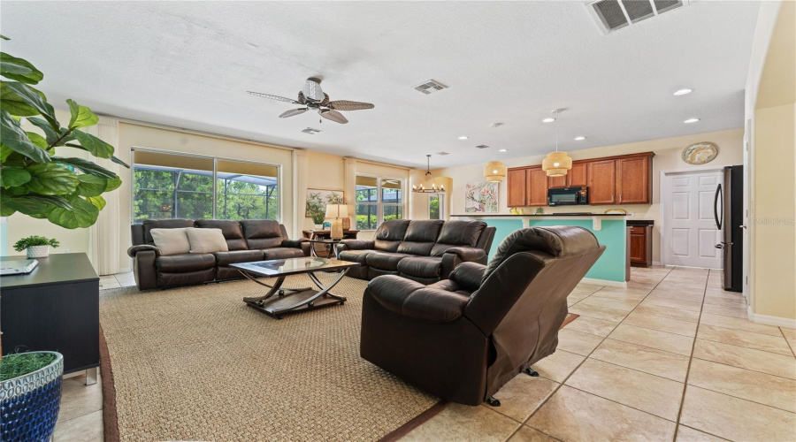 DAVENPORT, Florida 33837, 5 Bedrooms Bedrooms, ,4 BathroomsBathrooms,Residential,For Sale,YELLOW SNAPDRAGON,0,MFRS5129385