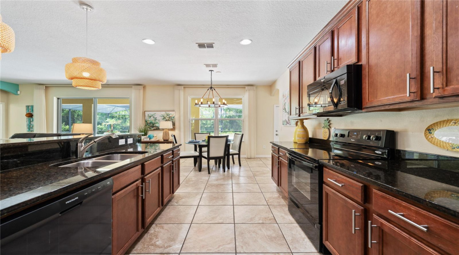 DAVENPORT, Florida 33837, 5 Bedrooms Bedrooms, ,4 BathroomsBathrooms,Residential,For Sale,YELLOW SNAPDRAGON,0,MFRS5129385