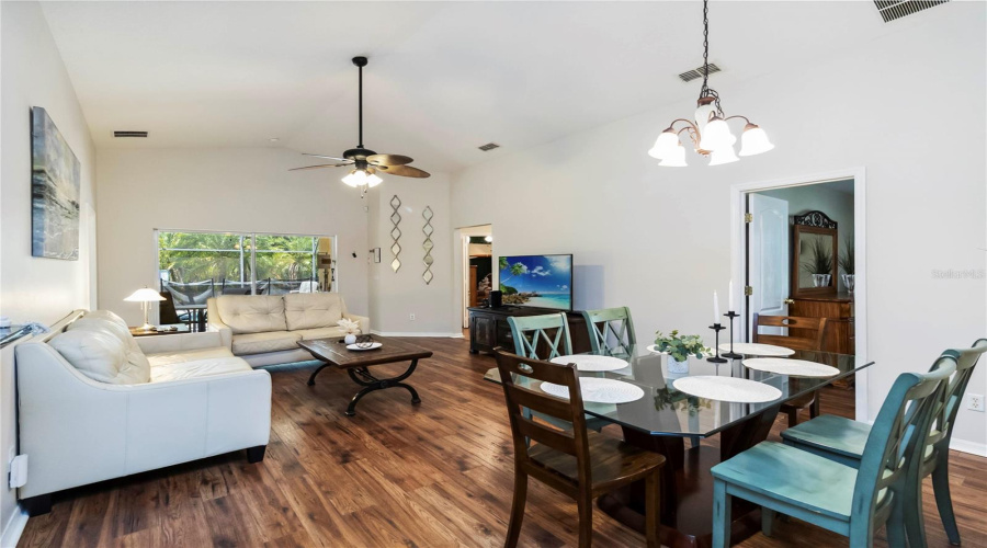 DAVENPORT, Florida 33896, 5 Bedrooms Bedrooms, ,3 BathroomsBathrooms,Residential,For Sale,SCRUB JAY,0,MFRO6319295