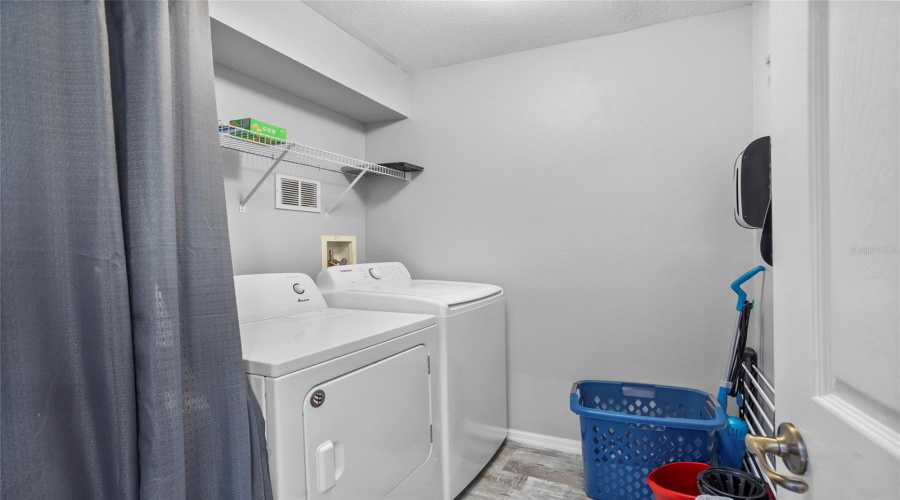 KISSIMMEE, Florida 34746, 4 Bedrooms Bedrooms, ,3 BathroomsBathrooms,Residential,For Sale,CLUB CORTILE,0,MFRS5129335