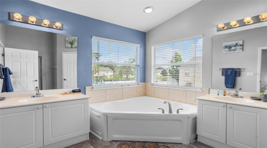 KISSIMMEE, Florida 34746, 4 Bedrooms Bedrooms, ,3 BathroomsBathrooms,Residential,For Sale,CLUB CORTILE,0,MFRS5129335