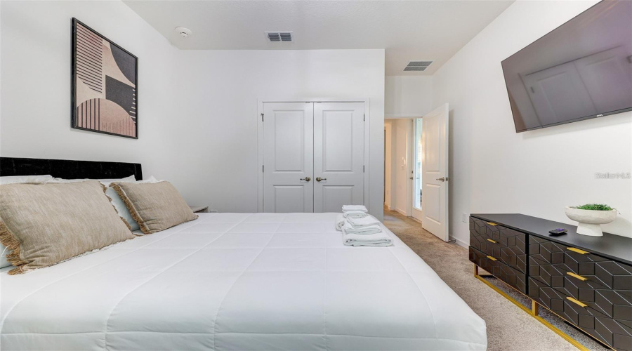 KISSIMMEE, Florida 34746, 9 Bedrooms Bedrooms, ,7 BathroomsBathrooms,Residential,For Sale,SHANTI,0,MFRO6318231