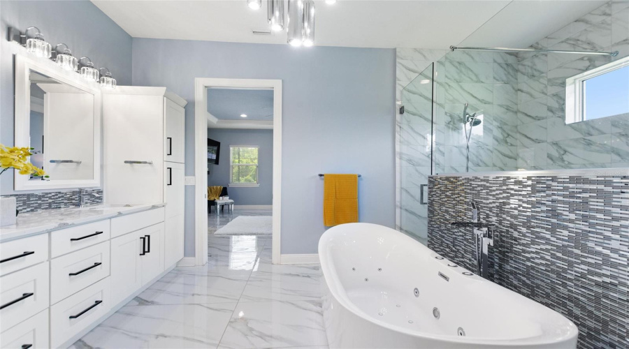 DAVENPORT, Florida 33897, 6 Bedrooms Bedrooms, ,4 BathroomsBathrooms,Residential,For Sale,HIDDEN PALMS,0,MFRG5098573