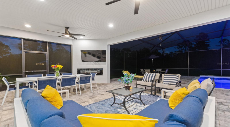 DAVENPORT, Florida 33897, 6 Bedrooms Bedrooms, ,4 BathroomsBathrooms,Residential,For Sale,HIDDEN PALMS,0,MFRG5098573