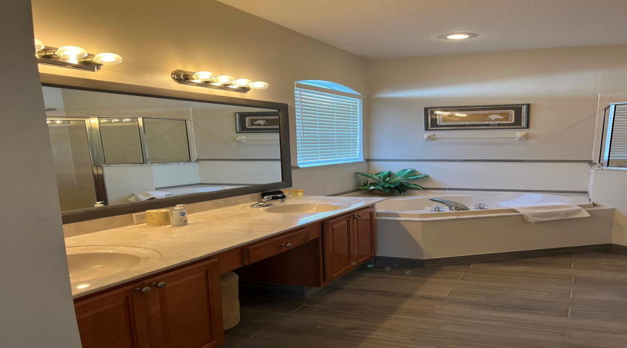 DAVENPORT, Florida 33897, 5 Bedrooms Bedrooms, ,3 BathroomsBathrooms,Residential,For Sale,CALABAY PARC,0,MFRO6317012