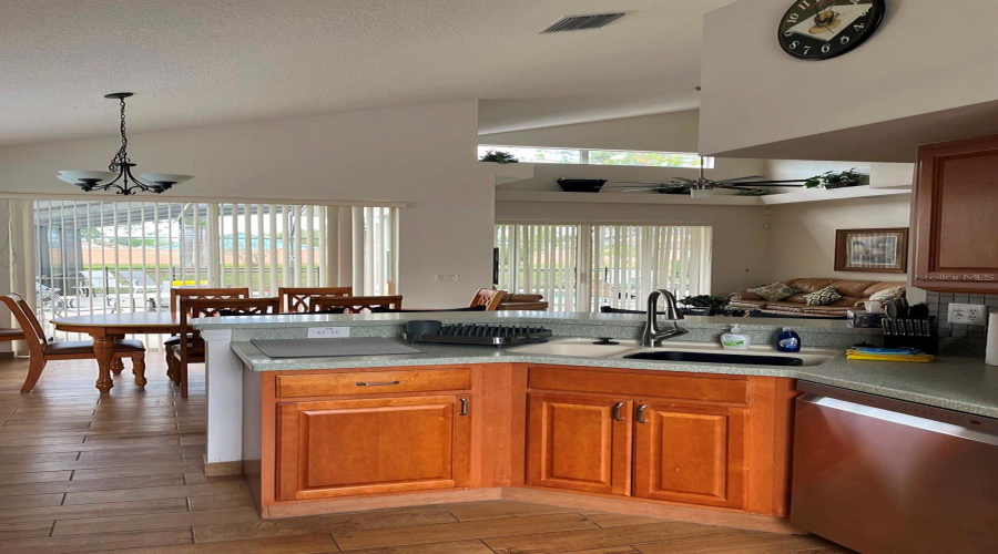 DAVENPORT, Florida 33897, 5 Bedrooms Bedrooms, ,3 BathroomsBathrooms,Residential,For Sale,CALABAY PARC,0,MFRO6317012