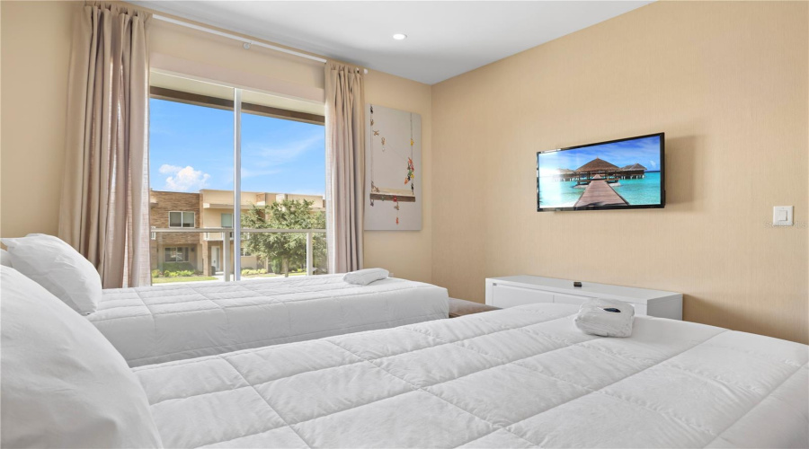 KISSIMMEE, Florida 34747, 4 Bedrooms Bedrooms, ,4 BathroomsBathrooms,Residential,For Sale,BRASILIA,0,MFRO6313607