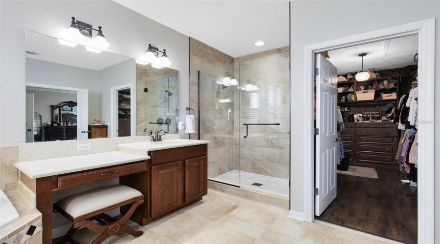 ORLANDO, Florida 32836, 4 Bedrooms Bedrooms, ,3 BathroomsBathrooms,Residential,For Sale,SHELTERING PINE,0,MFRO6320074