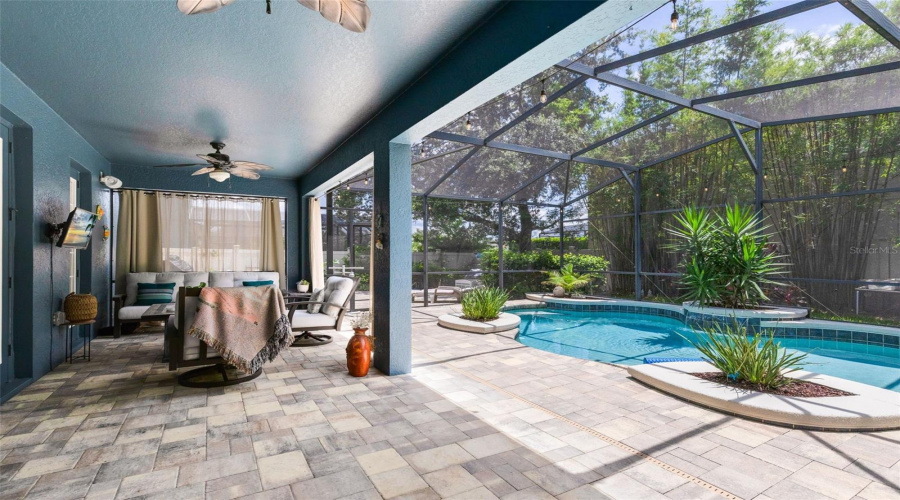 ORLANDO, Florida 32836, 4 Bedrooms Bedrooms, ,3 BathroomsBathrooms,Residential,For Sale,SHELTERING PINE,0,MFRO6320074