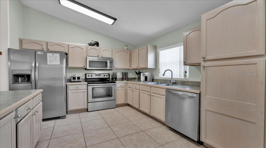 KISSIMMEE, Florida 34747, 5 Bedrooms Bedrooms, ,4 BathroomsBathrooms,Residential,For Sale,LA JOLLA,0,MFRO6320273
