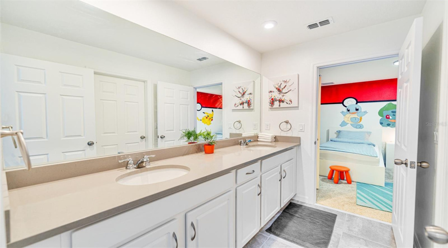KISSIMMEE, Florida 34747, 7 Bedrooms Bedrooms, ,6 BathroomsBathrooms,Residential,For Sale,FLEMING MIST,0,MFRO6320253