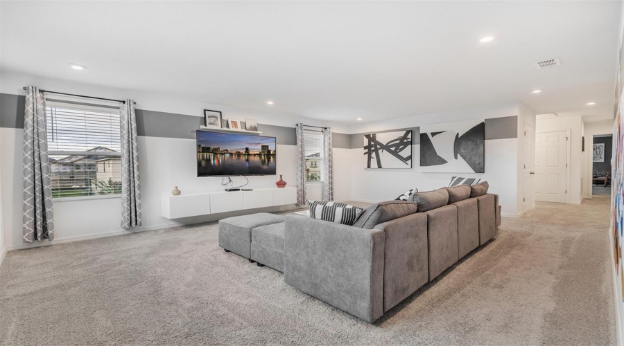 KISSIMMEE, Florida 34747, 7 Bedrooms Bedrooms, ,6 BathroomsBathrooms,Residential,For Sale,FLEMING MIST,0,MFRO6320253