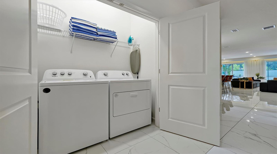KISSIMMEE, Florida 34746, 12 Bedrooms Bedrooms, ,11 BathroomsBathrooms,Residential,For Sale,GANESHA,0,MFRO6320423