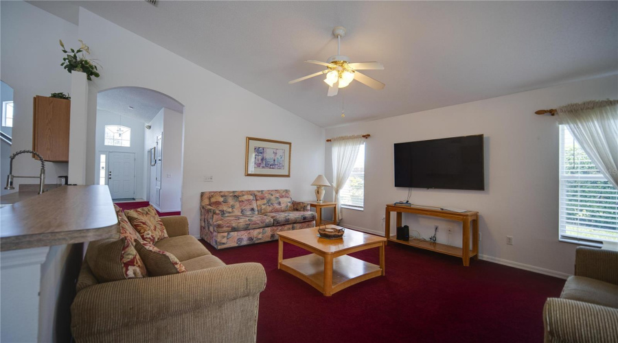 DAVENPORT, Florida 33897, 5 Bedrooms Bedrooms, ,4 BathroomsBathrooms,Residential,For Sale,BLOOMINGDALE,0,MFRS5129437