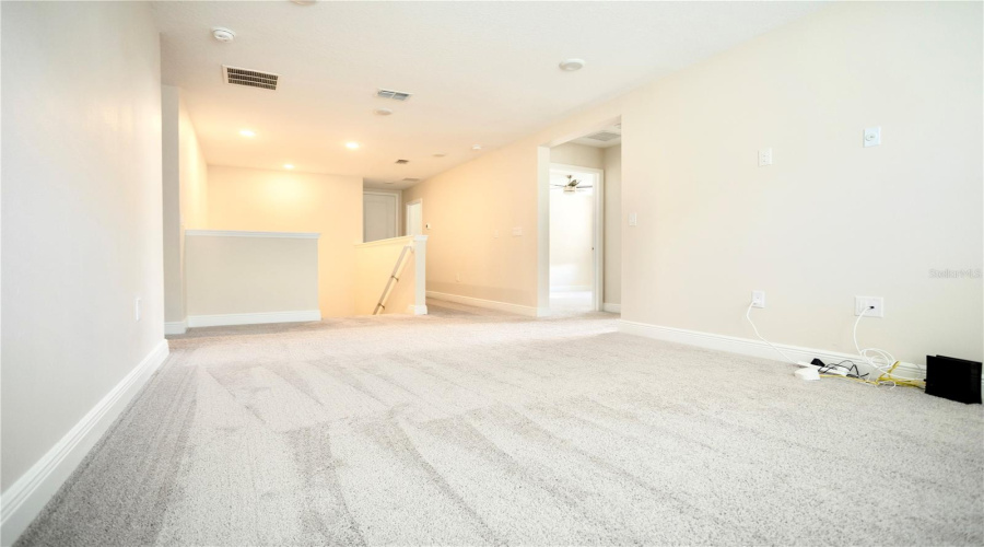 DAVENPORT, Florida 33837, 5 Bedrooms Bedrooms, ,3 BathroomsBathrooms,Residential,For Sale,SUGARWOOD,0,MFRO6319969
