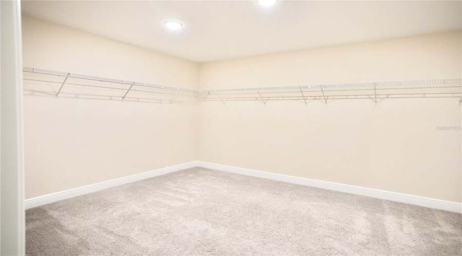 DAVENPORT, Florida 33837, 5 Bedrooms Bedrooms, ,3 BathroomsBathrooms,Residential,For Sale,SUGARWOOD,0,MFRO6319969