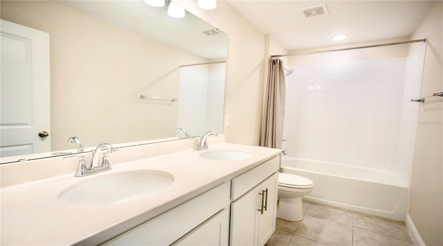 DAVENPORT, Florida 33837, 5 Bedrooms Bedrooms, ,3 BathroomsBathrooms,Residential,For Sale,SUGARWOOD,0,MFRO6319969