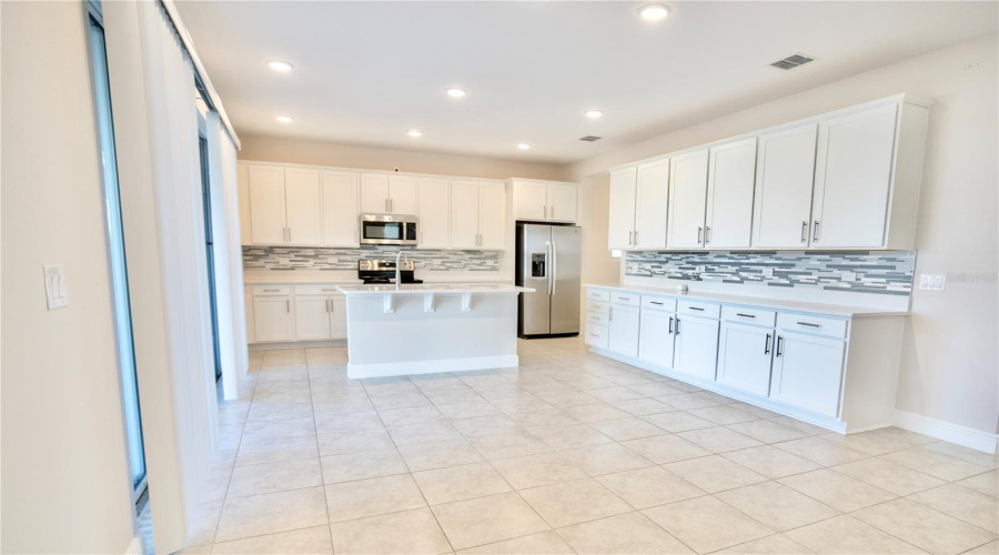 DAVENPORT, Florida 33837, 5 Bedrooms Bedrooms, ,3 BathroomsBathrooms,Residential,For Sale,SUGARWOOD,0,MFRO6319969