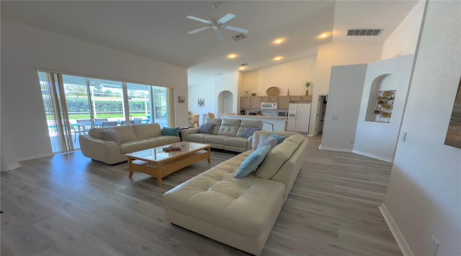 DAVENPORT, Florida 33897, 5 Bedrooms Bedrooms, ,3 BathroomsBathrooms,Residential,For Sale,BIRKDALE,0,MFRO6320579
