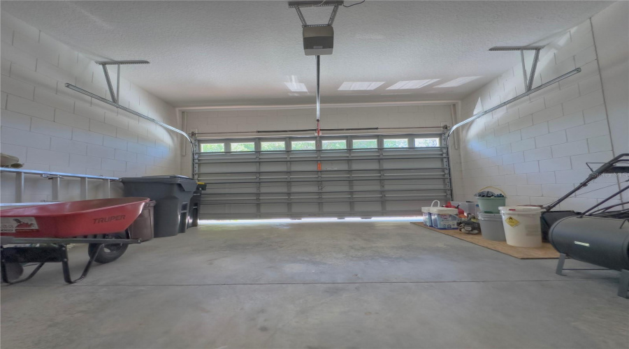 DAVENPORT, Florida 33897, 5 Bedrooms Bedrooms, ,3 BathroomsBathrooms,Residential,For Sale,BIRKDALE,0,MFRO6320579