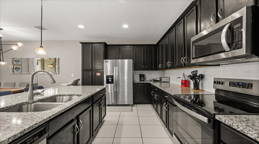 KISSIMMEE, Florida 34747, 5 Bedrooms Bedrooms, ,4 BathroomsBathrooms,Residential,For Sale,CAREY PALM CIR,0,MFRO6320571