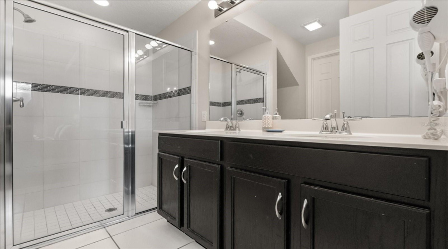 KISSIMMEE, Florida 34747, 5 Bedrooms Bedrooms, ,4 BathroomsBathrooms,Residential,For Sale,CAREY PALM CIR,0,MFRO6320571