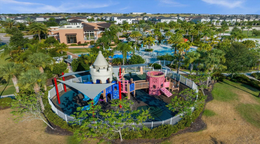 KISSIMMEE, Florida 34747, 5 Bedrooms Bedrooms, ,4 BathroomsBathrooms,Residential,For Sale,CAREY PALM CIR,0,MFRO6320571