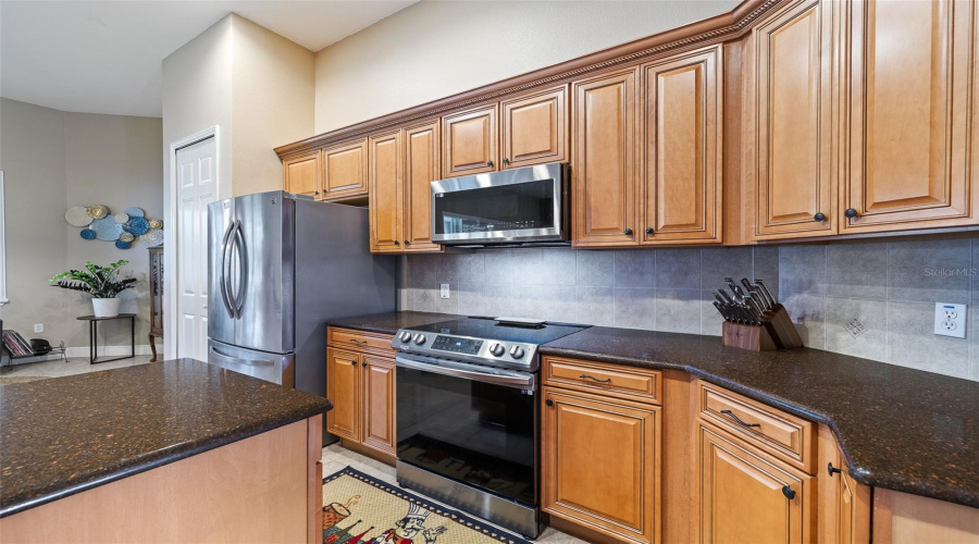 KISSIMMEE, Florida 34746, 4 Bedrooms Bedrooms, ,3 BathroomsBathrooms,Residential,For Sale,SHORESIDE,0,MFRS5129470