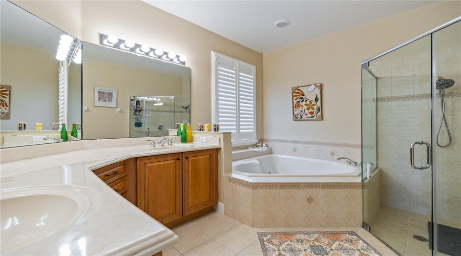 KISSIMMEE, Florida 34746, 4 Bedrooms Bedrooms, ,3 BathroomsBathrooms,Residential,For Sale,SHORESIDE,0,MFRS5129470