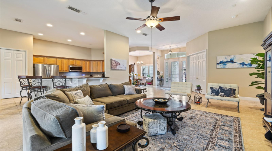 KISSIMMEE, Florida 34746, 4 Bedrooms Bedrooms, ,3 BathroomsBathrooms,Residential,For Sale,SHORESIDE,0,MFRS5129470