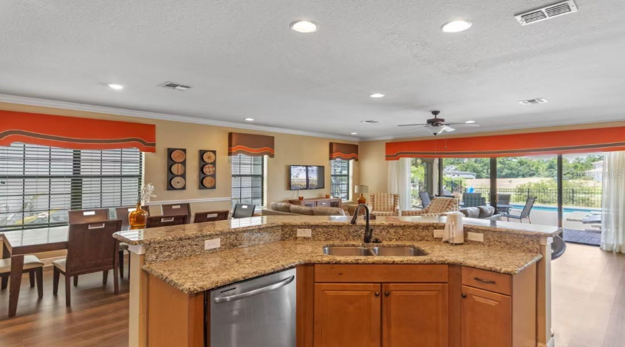 REUNION, Florida 34747, 5 Bedrooms Bedrooms, ,5 BathroomsBathrooms,Residential,For Sale,CASTLE PINES,0,MFRO6319916
