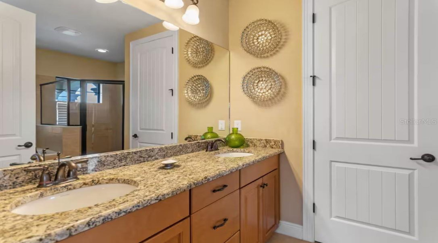 REUNION, Florida 34747, 5 Bedrooms Bedrooms, ,5 BathroomsBathrooms,Residential,For Sale,CASTLE PINES,0,MFRO6319916