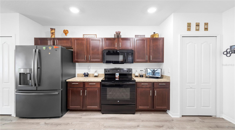 KISSIMMEE, Florida 34746, 4 Bedrooms Bedrooms, ,2 BathroomsBathrooms,Residential,For Sale,CANYON BREEZE,0,MFRO6320718