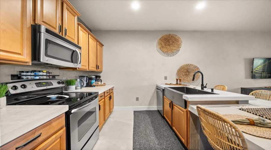 KISSIMMEE, Florida 34747, 4 Bedrooms Bedrooms, ,3 BathroomsBathrooms,Residential,For Sale,BEACH PALM,0,MFRO6320709