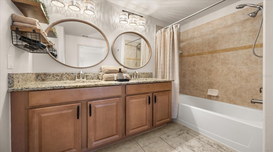 KISSIMMEE, Florida 34747, 4 Bedrooms Bedrooms, ,3 BathroomsBathrooms,Residential,For Sale,BEACH PALM,0,MFRO6320709