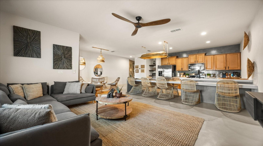 KISSIMMEE, Florida 34747, 4 Bedrooms Bedrooms, ,3 BathroomsBathrooms,Residential,For Sale,BEACH PALM,0,MFRO6320709