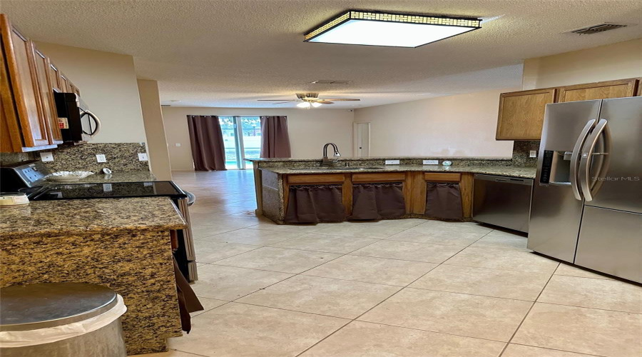 DAVENPORT, Florida 33837, 5 Bedrooms Bedrooms, ,3 BathroomsBathrooms,Residential,For Sale,KNOLLWOOD,0,MFRO6320512