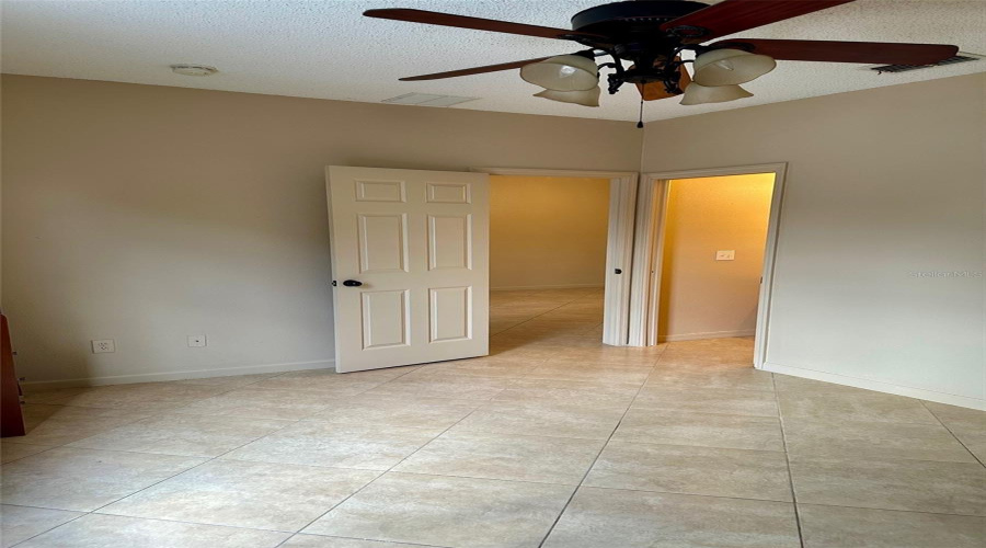 DAVENPORT, Florida 33837, 5 Bedrooms Bedrooms, ,3 BathroomsBathrooms,Residential,For Sale,KNOLLWOOD,0,MFRO6320512