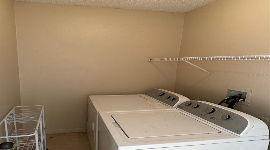 DAVENPORT, Florida 33837, 5 Bedrooms Bedrooms, ,3 BathroomsBathrooms,Residential,For Sale,KNOLLWOOD,0,MFRO6320512