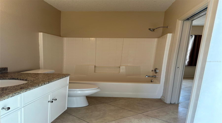 DAVENPORT, Florida 33837, 5 Bedrooms Bedrooms, ,3 BathroomsBathrooms,Residential,For Sale,KNOLLWOOD,0,MFRO6320512