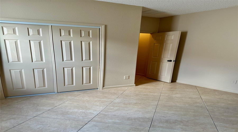 DAVENPORT, Florida 33837, 5 Bedrooms Bedrooms, ,3 BathroomsBathrooms,Residential,For Sale,KNOLLWOOD,0,MFRO6320512