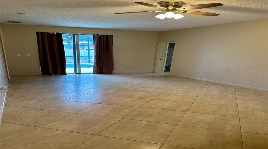 DAVENPORT, Florida 33837, 5 Bedrooms Bedrooms, ,3 BathroomsBathrooms,Residential,For Sale,KNOLLWOOD,0,MFRO6320512