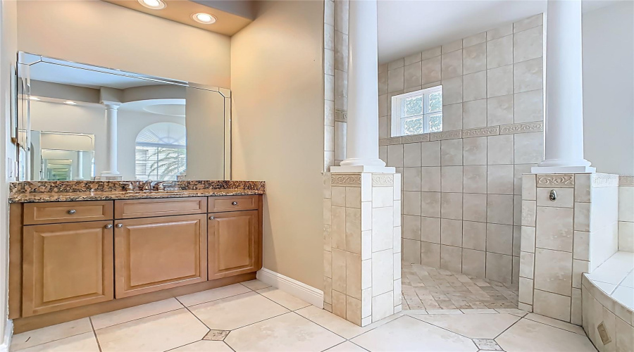 DAVENPORT, Florida 33837, 4 Bedrooms Bedrooms, ,4 BathroomsBathrooms,Residential,For Sale,CALLAWAY,0,MFRO6320951