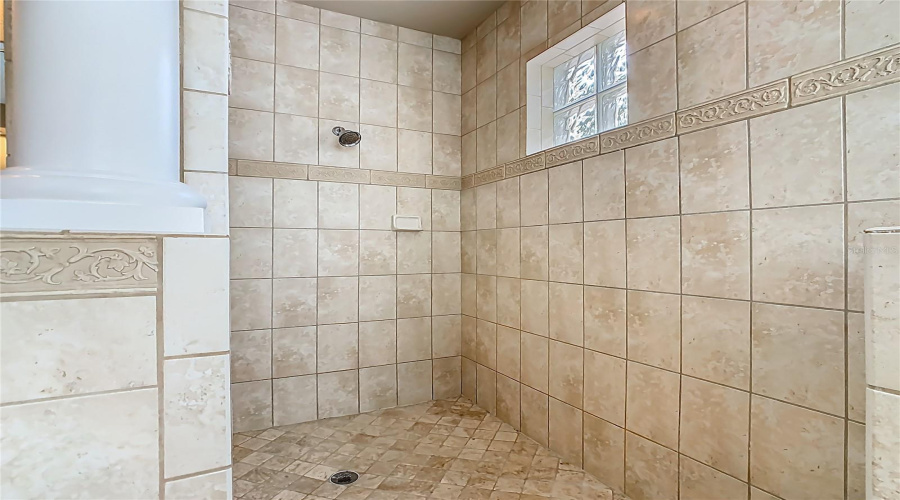 DAVENPORT, Florida 33837, 4 Bedrooms Bedrooms, ,4 BathroomsBathrooms,Residential,For Sale,CALLAWAY,0,MFRO6320951