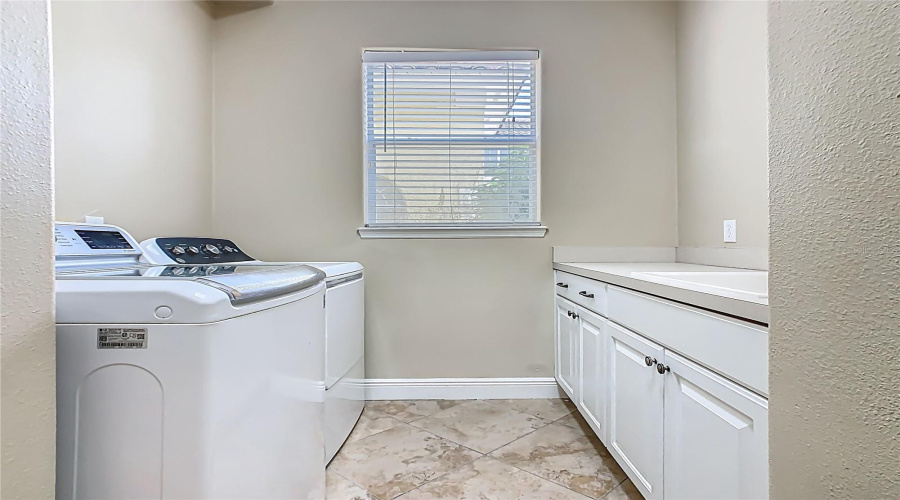 DAVENPORT, Florida 33837, 4 Bedrooms Bedrooms, ,4 BathroomsBathrooms,Residential,For Sale,CALLAWAY,0,MFRO6320951