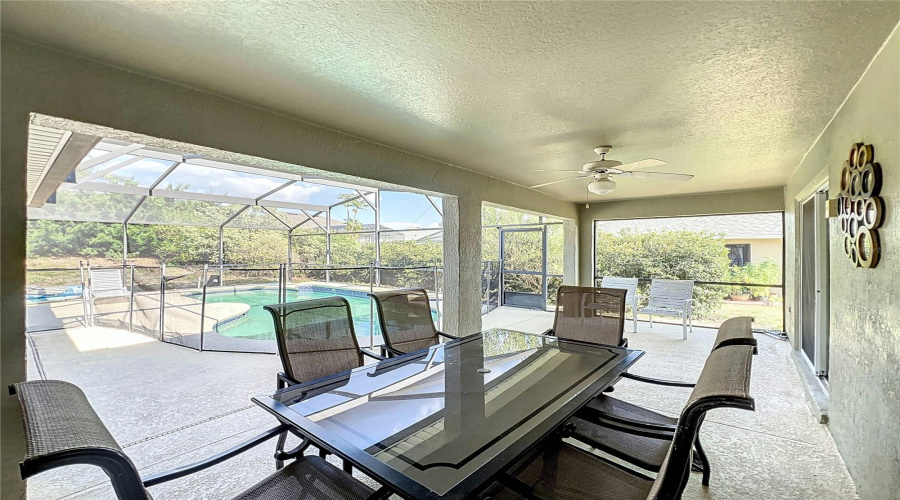 DAVENPORT, Florida 33897, 4 Bedrooms Bedrooms, ,3 BathroomsBathrooms,Residential,For Sale,MOSCATO,0,MFRS5128409